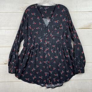 Torrid Top Plus Size 1X Black/Red Rose Floral Babydoll Tunic Button Up V Neck